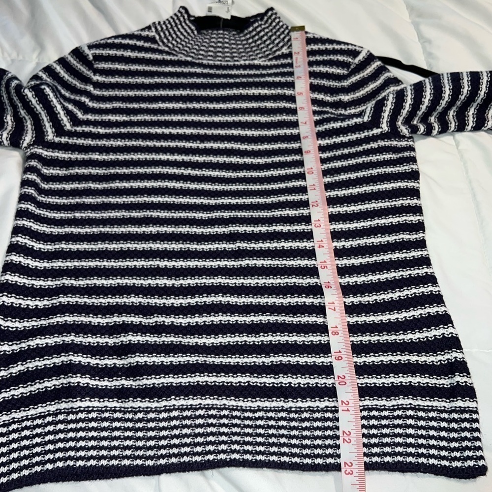 Women's Christopher & Banks Sweater Small NWT - Picture 5 of 5